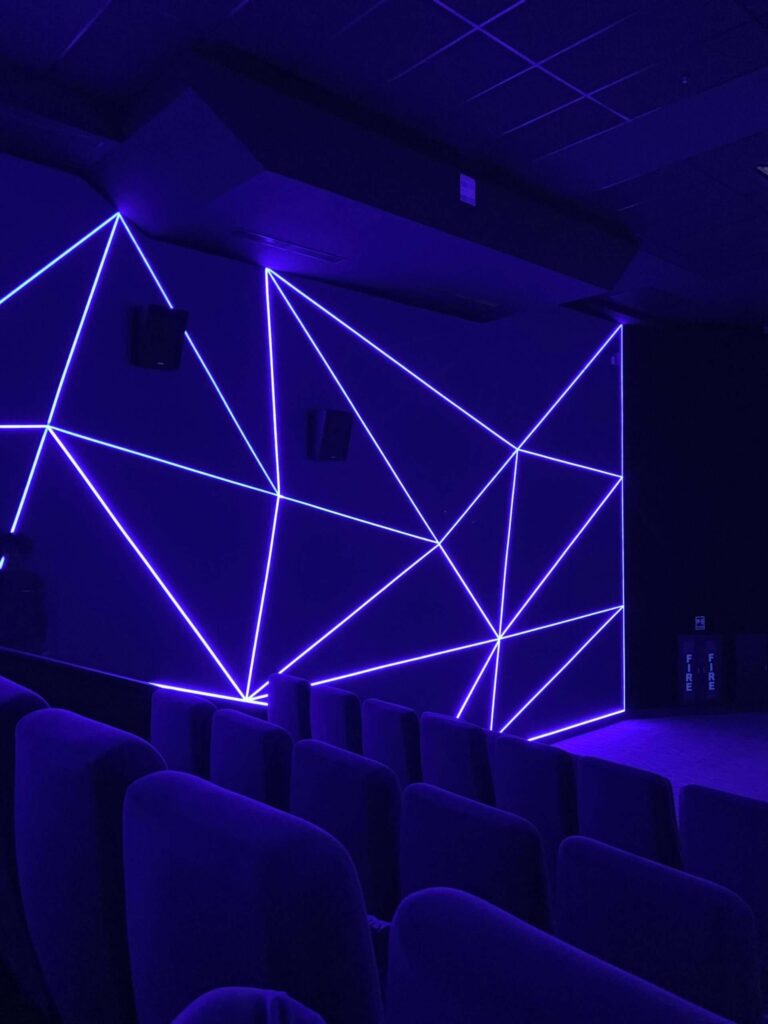 Choosing the Right Projection or LED Screen for Your Event